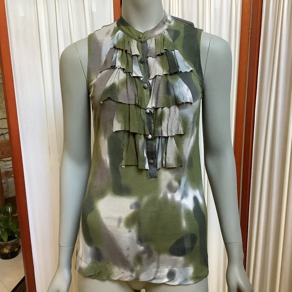 Cabi Sleeveless Top Camouflage With Ruffle #593 Size S - Picture 1 of 7